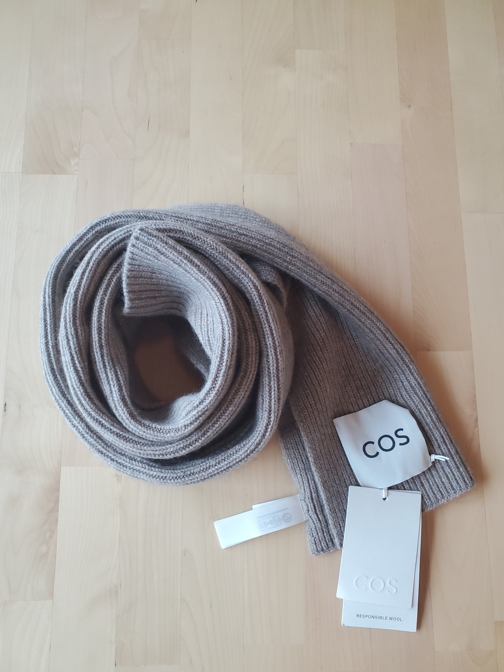 COS Ribbed Wool Cashmere Scarf